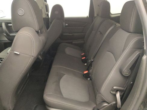 Used 2017 Chevrolet Traverse LT w/ Style and Technology Package FWD image 18