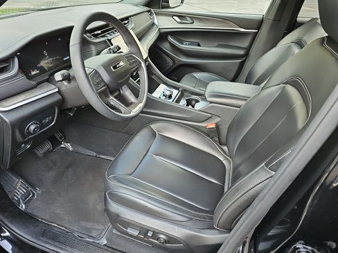 Used 2024 Jeep Grand Cherokee L Limited AWD/4WD image 18