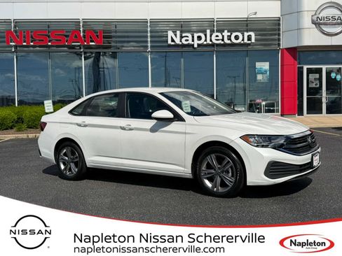 Used 2023 Volkswagen Jetta SE FWD image 1