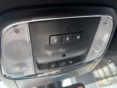 Used 2019 Jeep Grand Cherokee Altitude AWD/4WD image 19