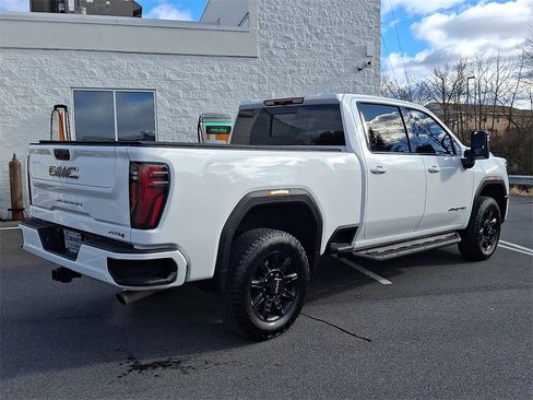 Used 2025 GMC Sierra 2500 AT4 w/ AT4 Preferred Package image 6