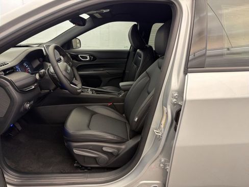 New 2026 Jeep Compass Latitude image 14