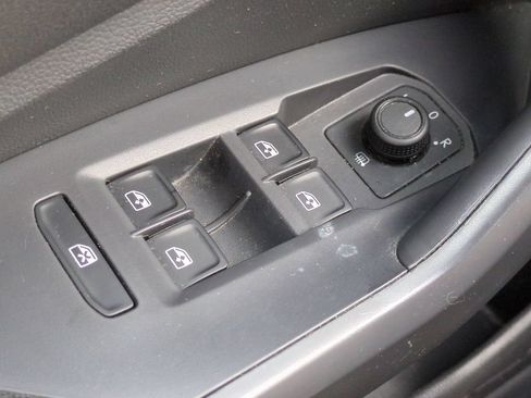 Used 2020 Volkswagen Jetta R-Line w/ R-Line Cold Weather Package FWD image 27