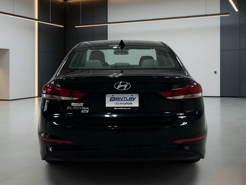 Used 2017 Hyundai Elantra SE w/ Cargo Package FWD image 5