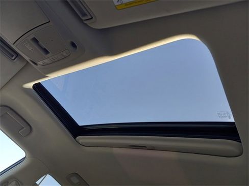 Used 2024 Nissan Armada Platinum image 28