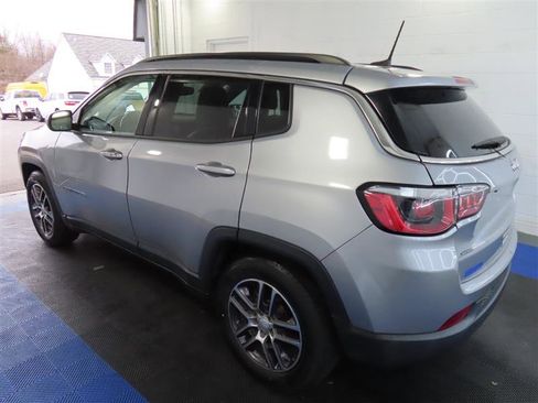 Used 2019 Jeep Compass Latitude image 10