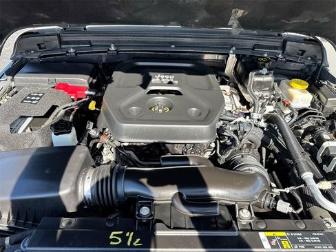 Used 2018 Jeep Wrangler Unlimited Sahara image 24