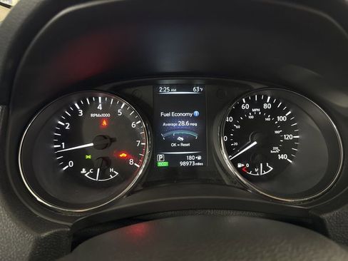 Used 2017 Nissan Rogue SV image 28