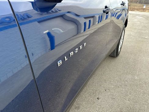 Used 2022 Chevrolet Blazer LT image 3