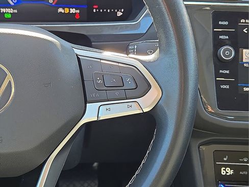 Used 2023 Volkswagen Tiguan SE image 19