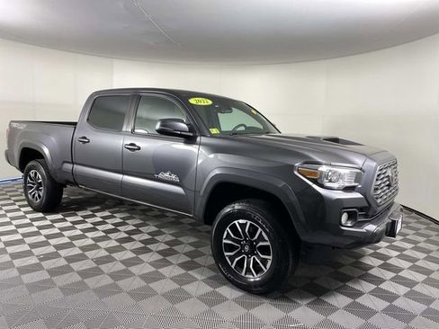 Used 2022 Toyota Tacoma TRD Sport w/ Technology Package AWD/4WD image 1