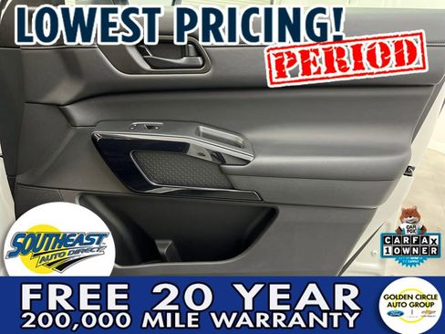 Used 2025 Nissan Pathfinder SV image 24