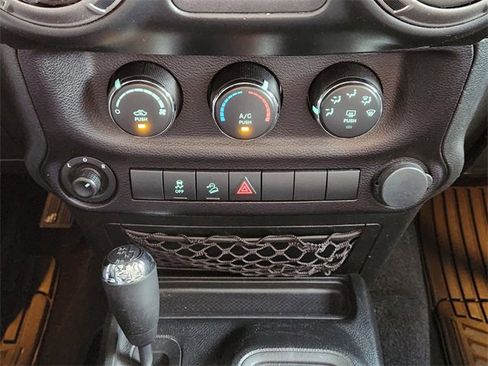 Used 2018 Jeep Wrangler Unlimited Sport S image 18