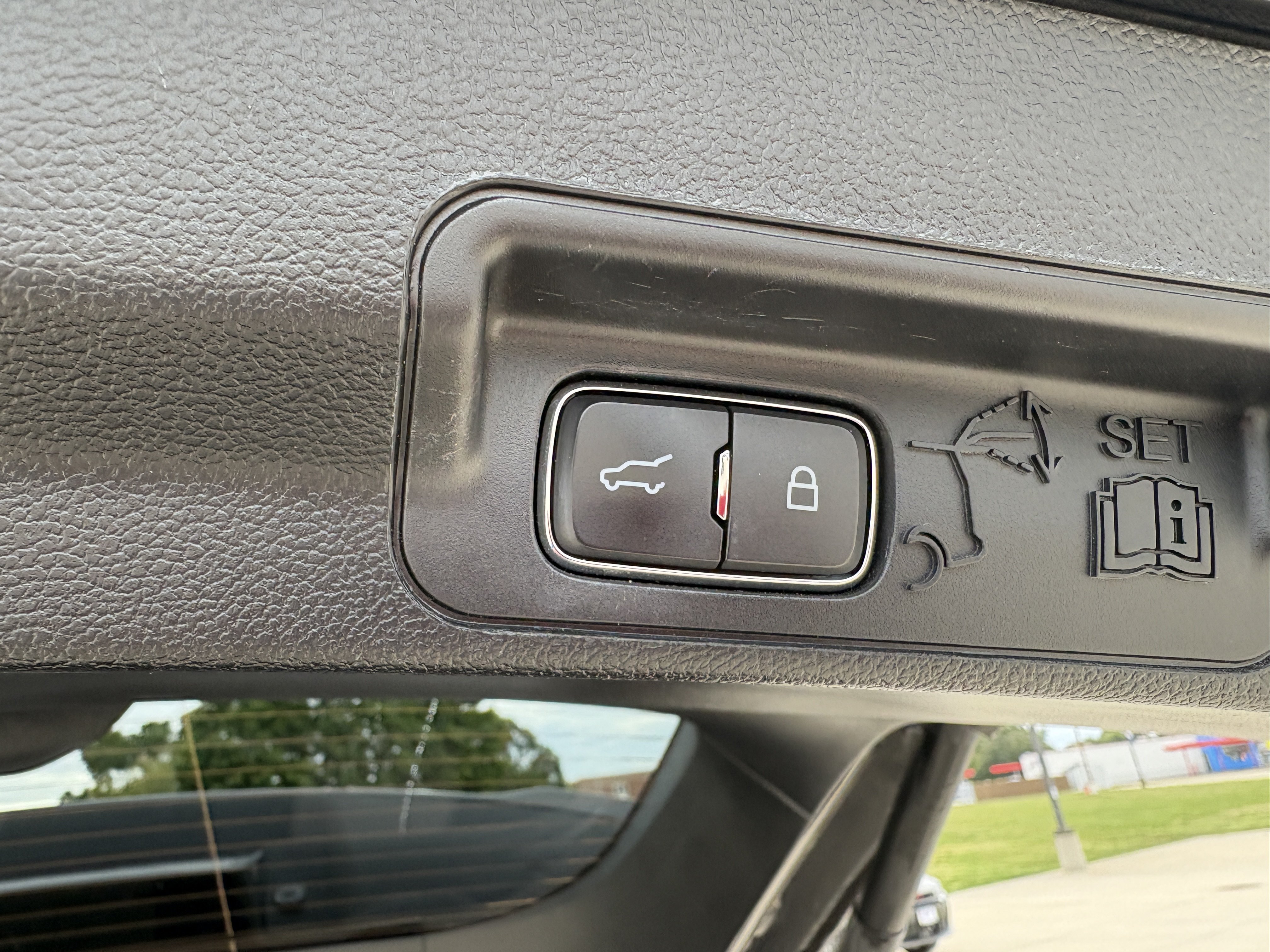 Certified 2020 Ford Explorer Limited AWD/4WD image 12