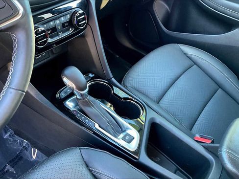 Certified 2022 Buick Encore GX Essence w/ Experience Buick Package image 16