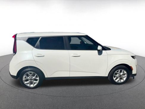 Used 2025 Kia Soul LX w/ LX Technology Package FWD image 15