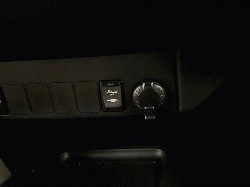 Used 2015 Toyota RAV4 XLE image 32