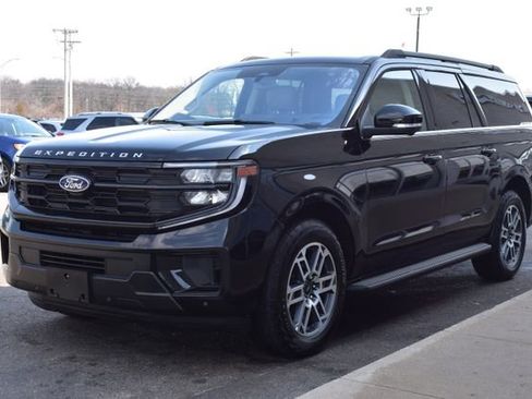 Used 2025 Ford Expedition Max Active AWD/4WD image 17