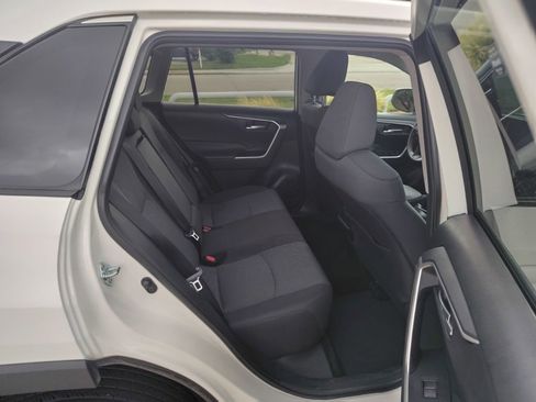 Used 2024 Toyota RAV4 XLE AWD/4WD image 17