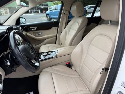 Used 2019 Mercedes-Benz GLC 300 4MATIC image 10