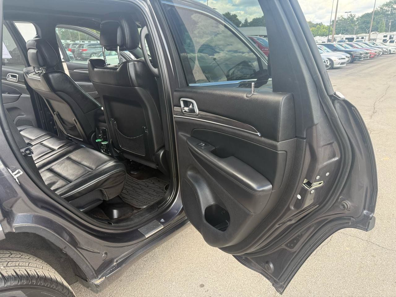 Used 2018 Jeep Grand Cherokee Overland w/ Trailer Tow Group IV RWD image 11