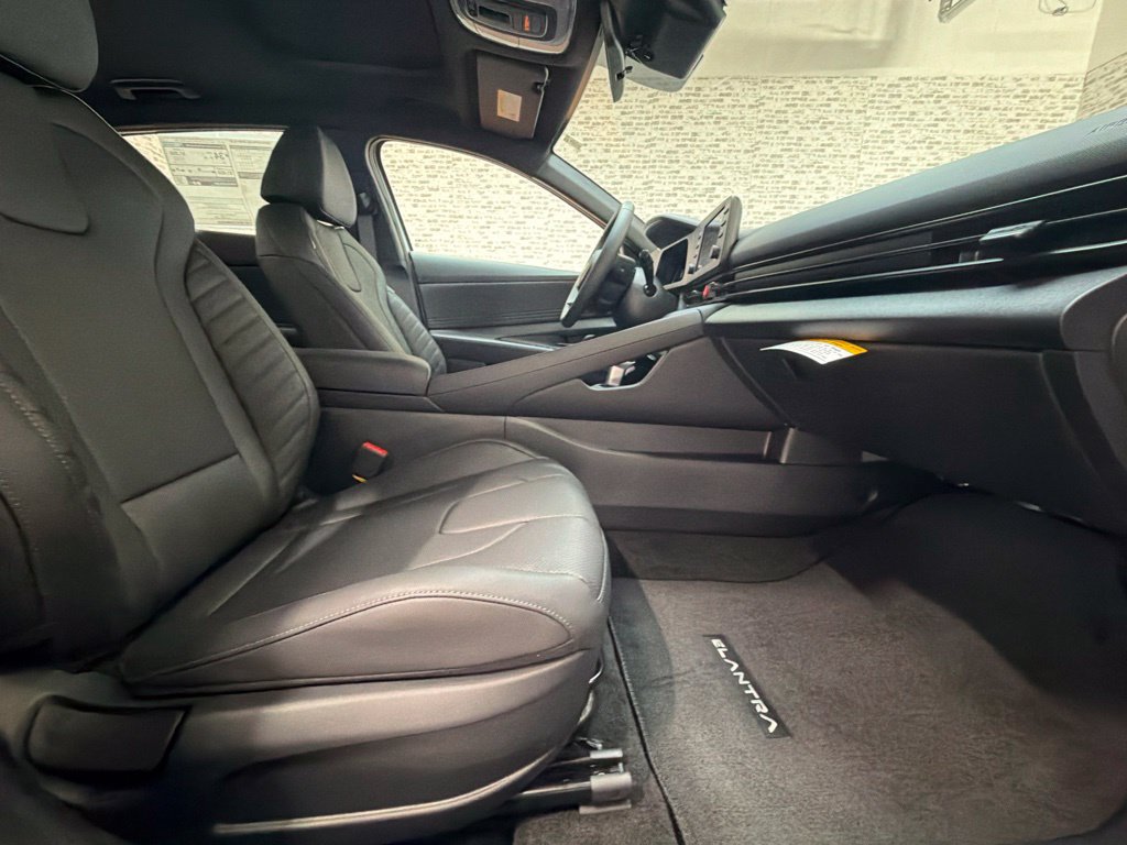 New 2026 Hyundai Elantra SEL Sport FWD image 11