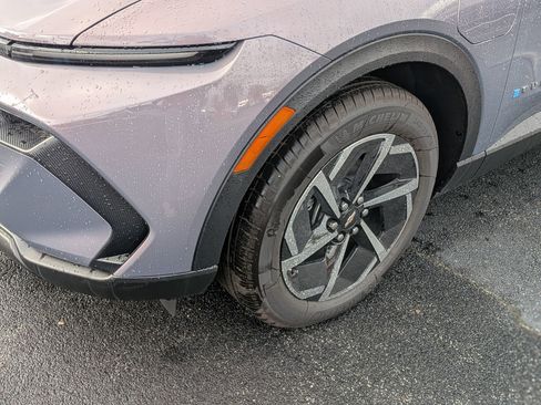 New 2026 Chevrolet Equinox EV LT FWD image 10