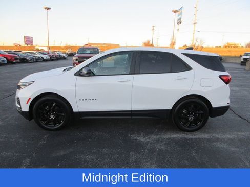 Used 2024 Chevrolet Equinox LS w/ LS Convenience Package image 2