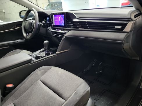 Used 2025 Toyota Camry LE FWD image 11