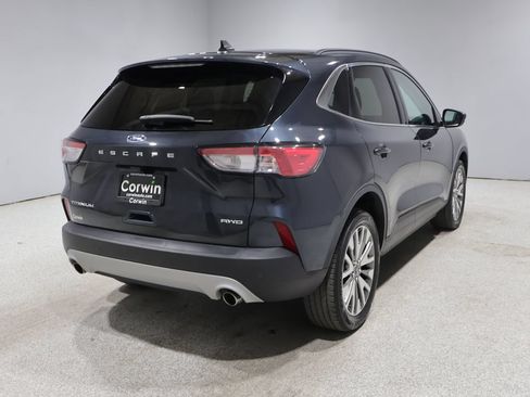 Used 2022 Ford Escape Titanium AWD/4WD image 2