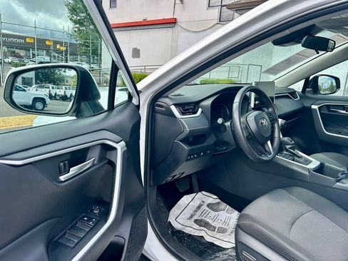 Used 2024 Toyota RAV4 XLE w/ Convenience Package AWD/4WD image 9