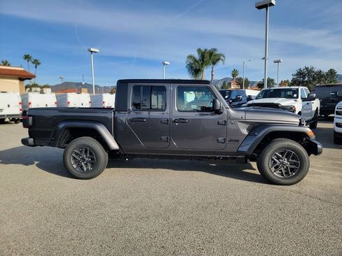 New 2026 Jeep Gladiator Sport image 3