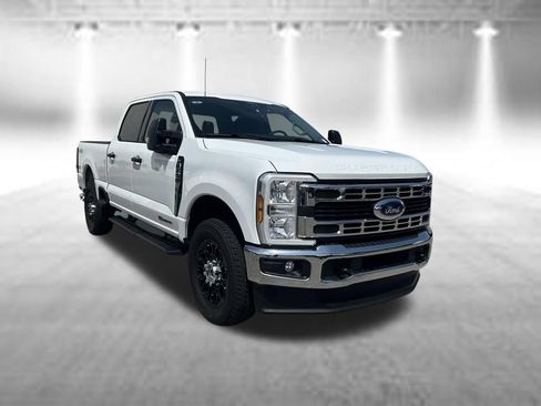 Used 2026 Ford F250 XLT AWD/4WD image 2