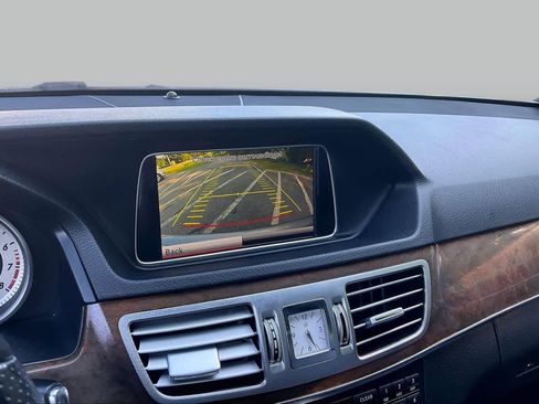 Used 2014 Mercedes-Benz E 350 4MATIC Sedan image 28