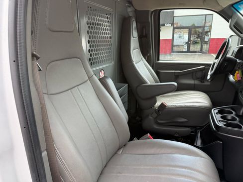 Used 2020 Chevrolet Express 2500 Extended w/ Enhanced Convenience Package RWD image 19