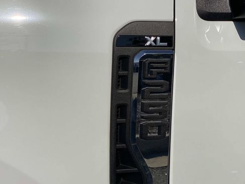 Used 2024 Ford F250 XL w/ XL Chrome Package RWD image 10