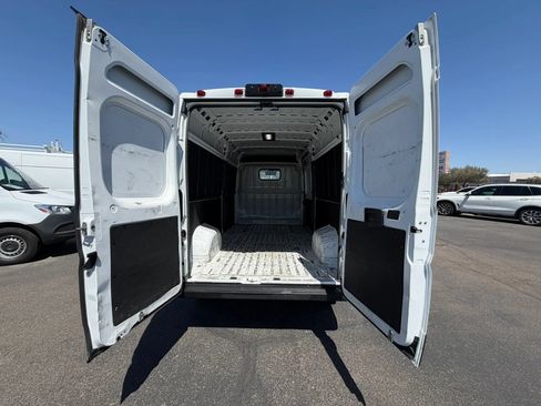 Used 2025 RAM ProMaster 2500 w/ Convenience Group FWD image 12
