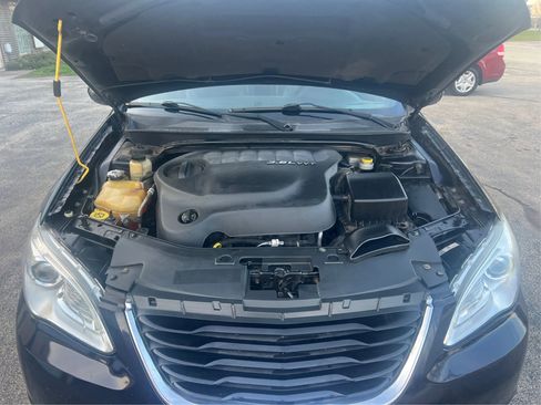 Used 2011 Chrysler 200 Limited FWD image 24