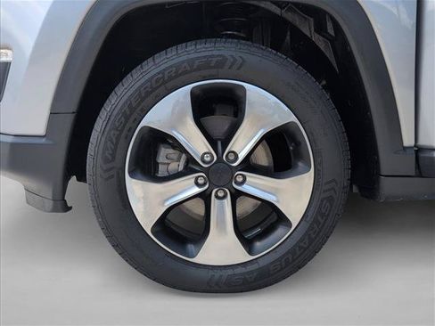 Used 2020 Jeep Compass Latitude w/ Popular Equipment Group AWD/4WD image 9