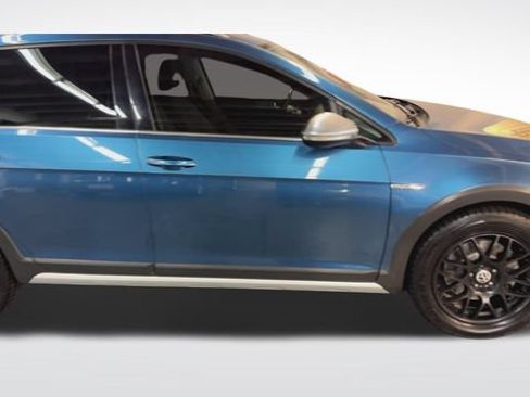 Used 2018 Volkswagen Golf Alltrack SE AWD/4WD image 10