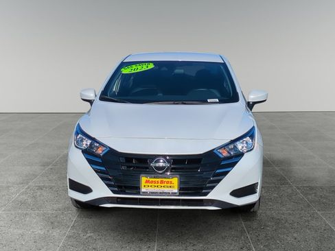 Used 2023 Nissan Versa SV image 8