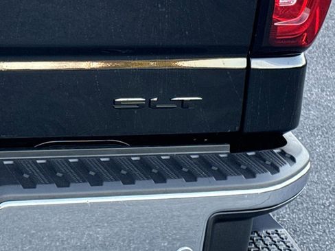 New 2026 GMC Sierra 1500 SLT w/ SLT Premium Plus Package image 10
