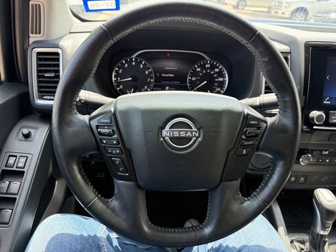 Used 2022 Nissan Frontier SV RWD image 12