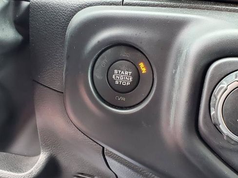 Used 2023 Jeep Wrangler Unlimited Sahara AWD/4WD image 13