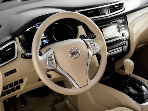 Used 2015 Nissan Rogue SV image 12