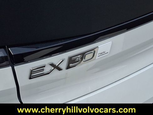 New 2026 Volvo EX30 Cross Country Ultra image 17