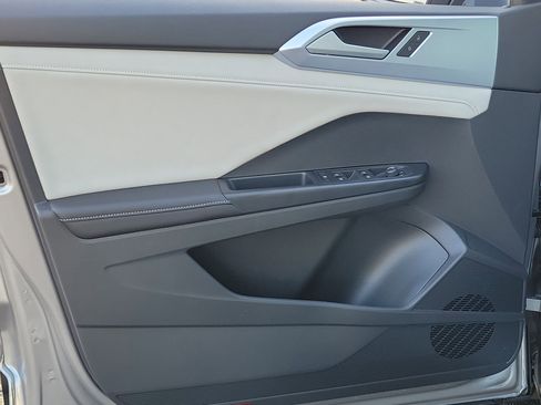 New 2026 Volkswagen Taos SE FWD image 24