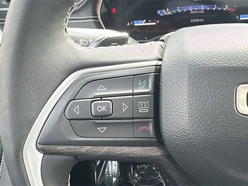 Used 2023 Jeep Grand Cherokee L Limited w/ Luxury Tech Group II image 17