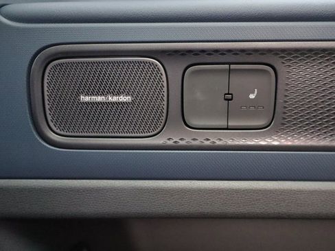 Used 2025 Volkswagen ID. Buzz Pro S Plus image 32