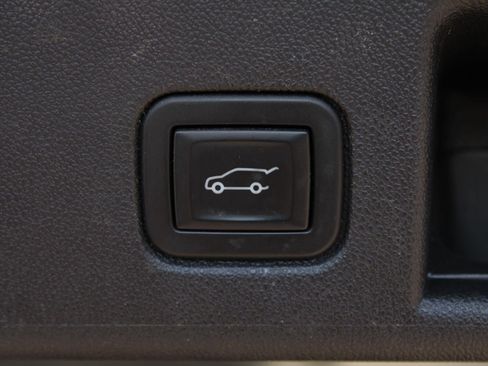 Used 2024 Chevrolet Equinox LT AWD/4WD image 8